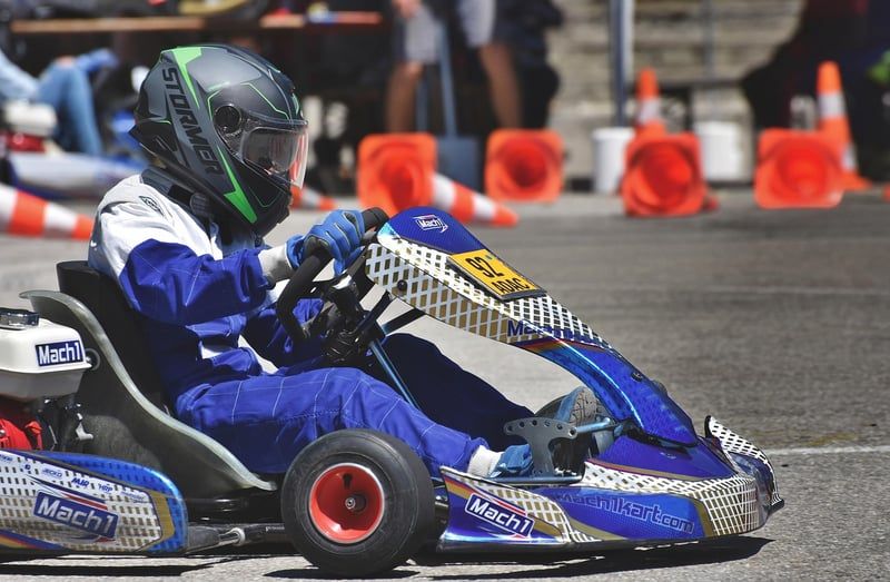 Pourquoi le poids du pilote influence les performances de votre kart en 2026